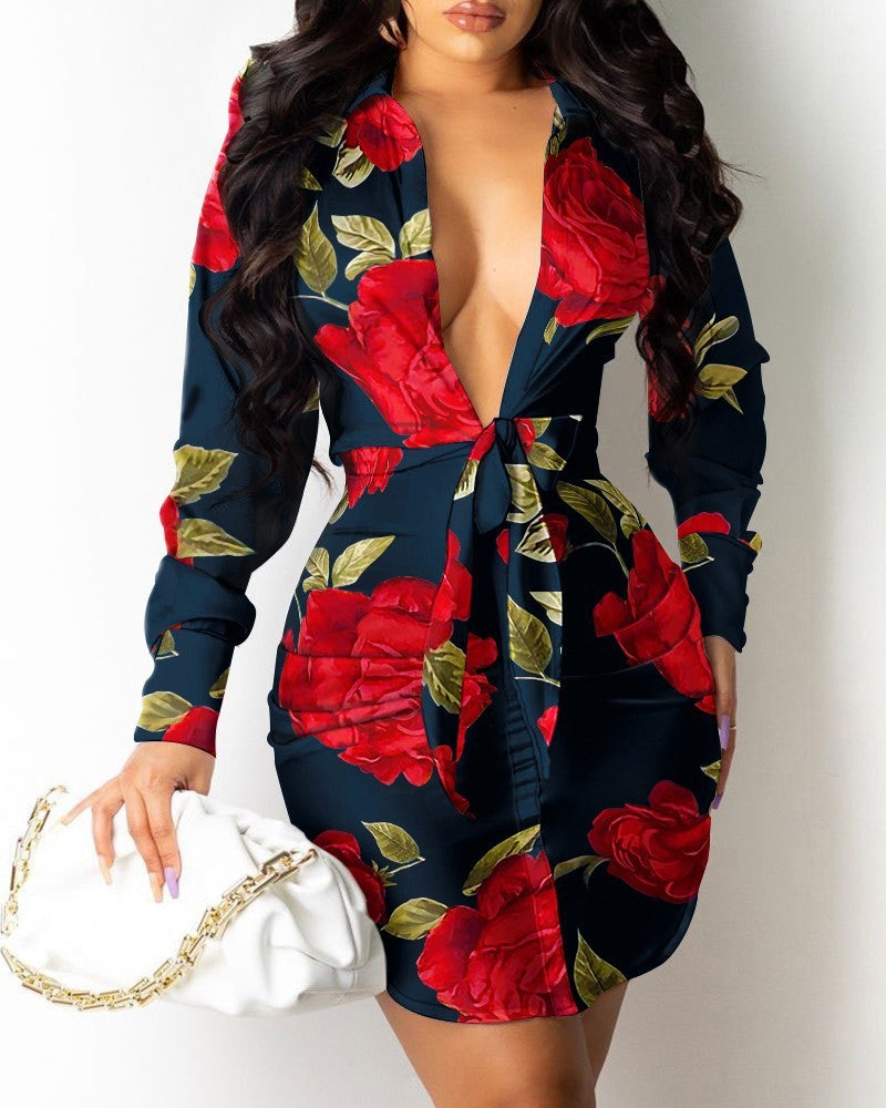 Vestido camisero con cuello en V, manga larga, estampado y cordones