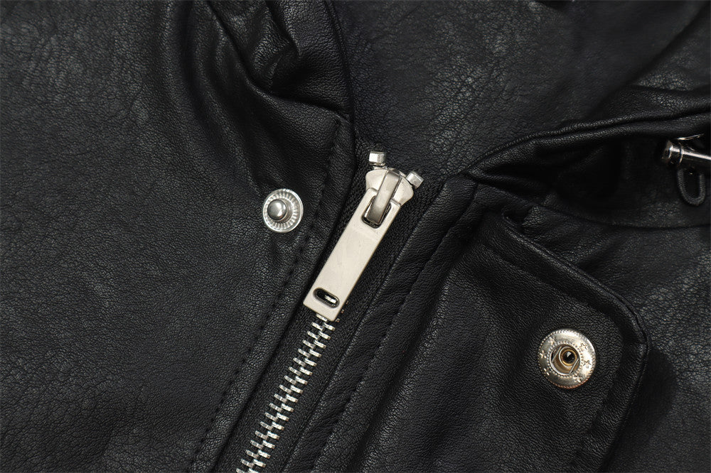 Chaqueta de cuero con capucha estilo motociclista oscuro para hombre