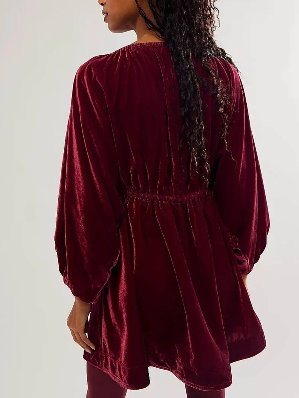 Vestido mini retro de terciopelo con escote en V y mangas abullonadas