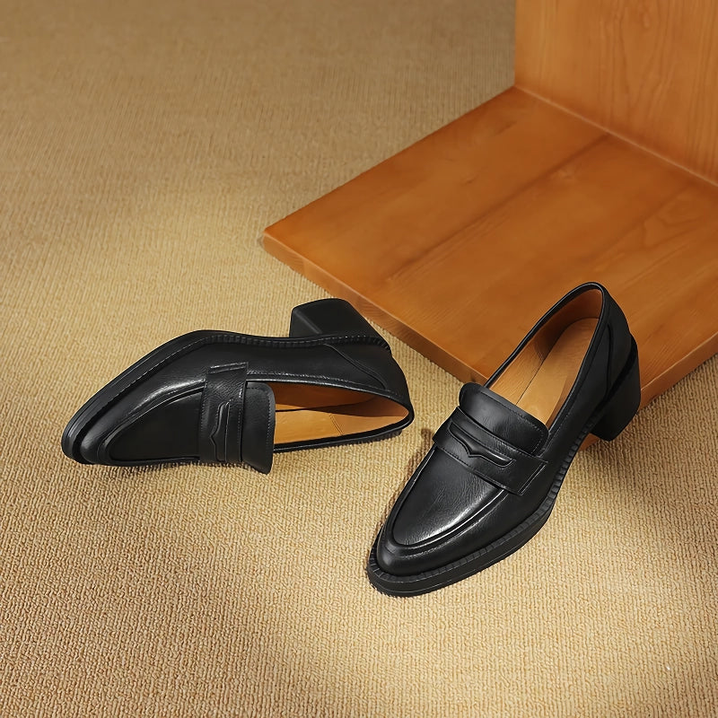 Zapatos de salón clásicos de piel auténtica con tacón cuadrado