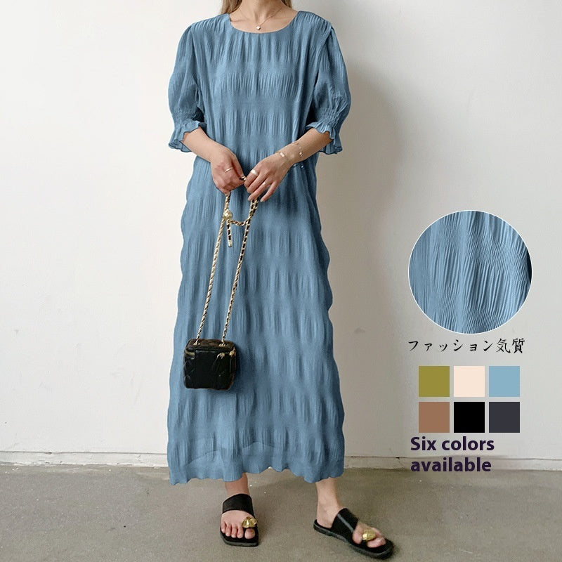 Vestido de mujer con textura plisada, suave y elegante