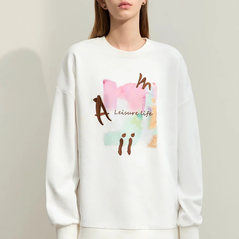 Sudadera minimalista de estilo universitario