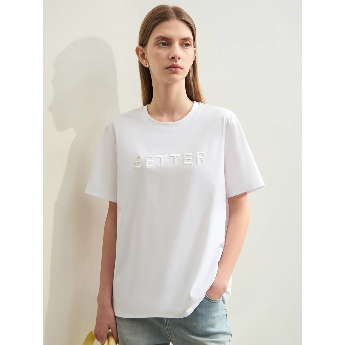 Minimalistisches kurzärmliges besticktes Baumwoll-T-Shirt für Damen