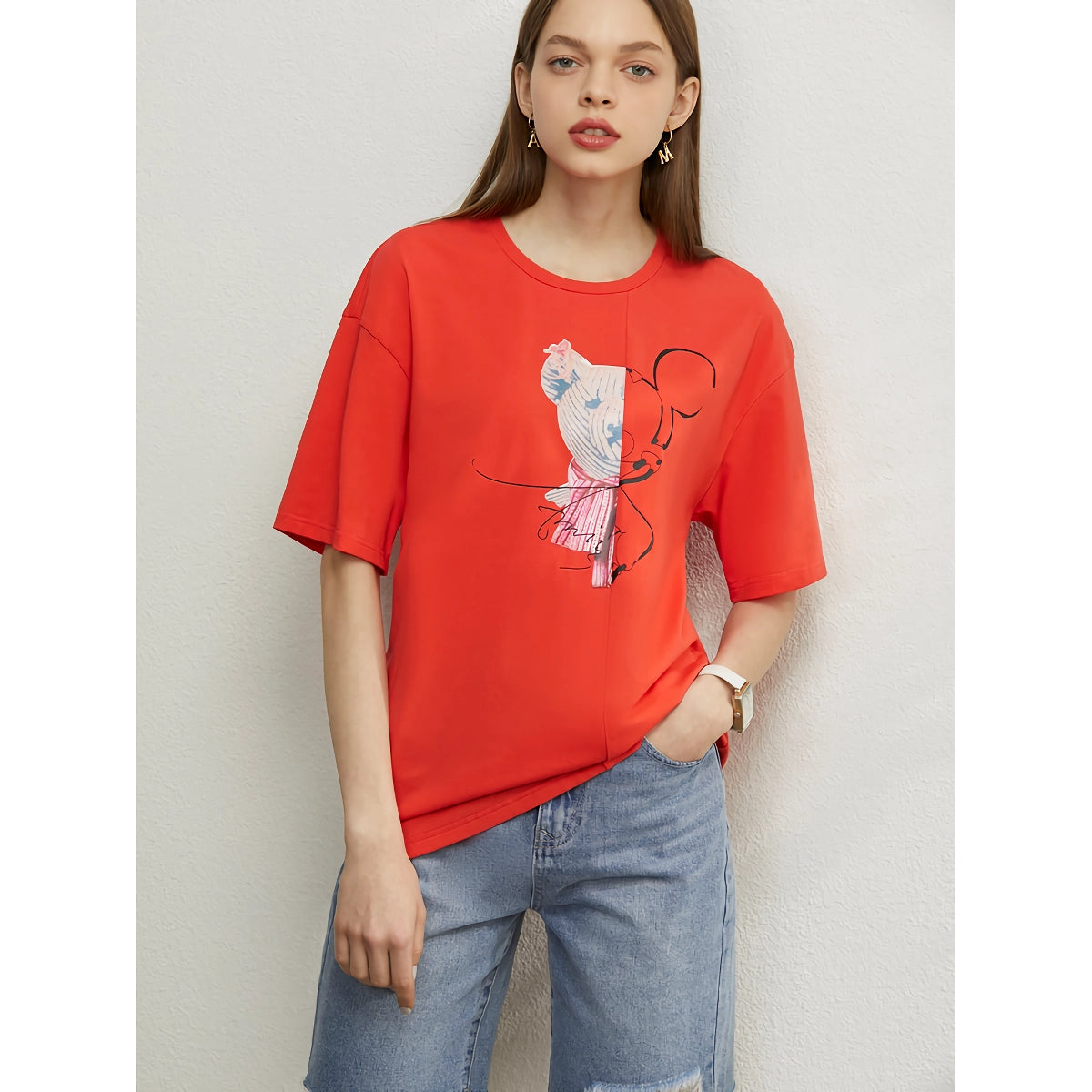 Minimalistische, dehnbare, bedruckte T-Shirts mit langen Ärmeln und mittlerer Länge für Damen
