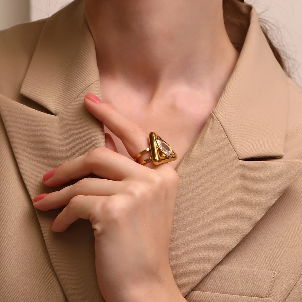 Anillo ajustable triangular con diamantes de imitación chapado en oro de 18 k - Acero inoxidable resistente al deslustre