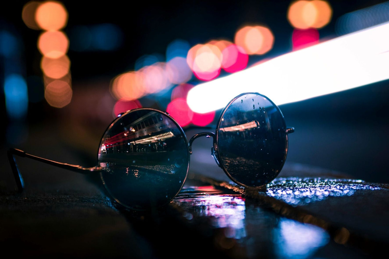 Round Sunglasses: Are They Trending and How to Style Them Right?