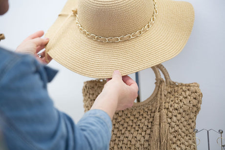 One Outfit, Five Personalities: How to Completely Change a Look Using Only Accessories