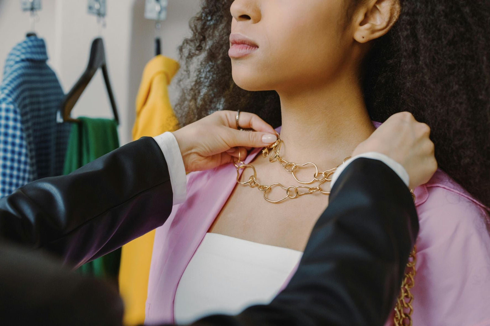How Accessories Change First Impressions: The Psychology of Small Details