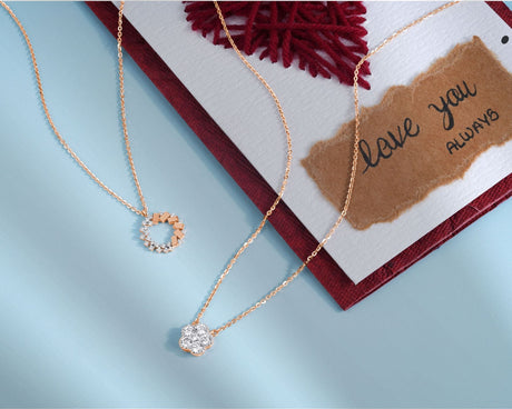 How Jewelry Finishes Affect the Overall Look of an Outfit