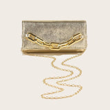 Glänzende Metallic-Clutch mit Kette