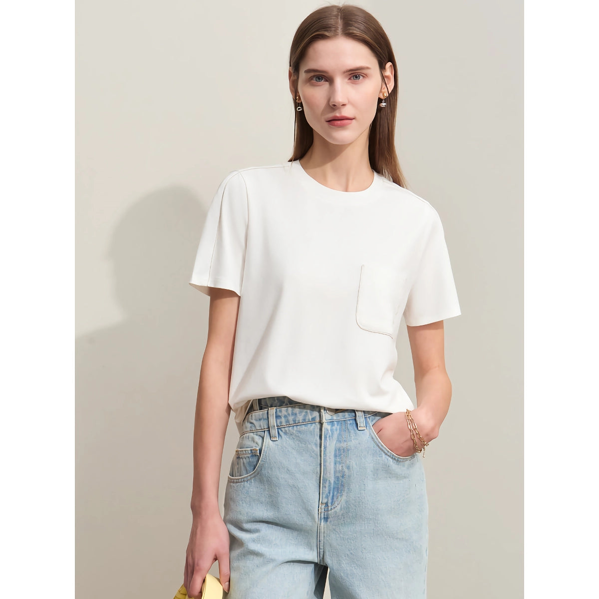 Minimalistisches, lässiges T-Shirt mit Rundhalsausschnitt und kurzen Ärmeln für Damen