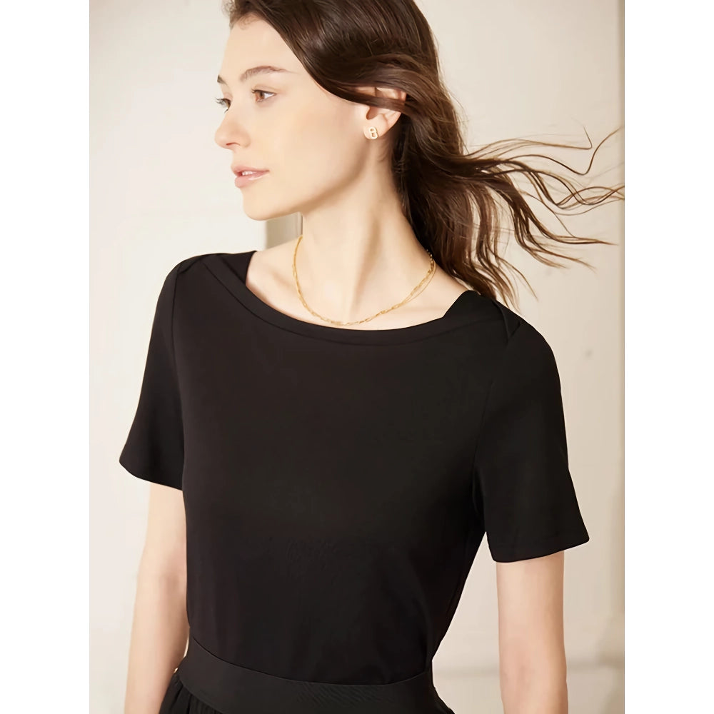 Camiseta minimalista de algodón con cuello de una sola línea para mujer