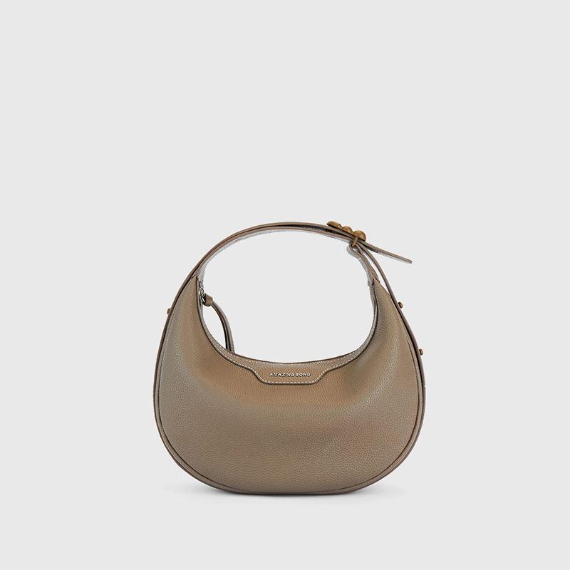 Bolso bandolera Chic Crescent de piel, suave y elegante