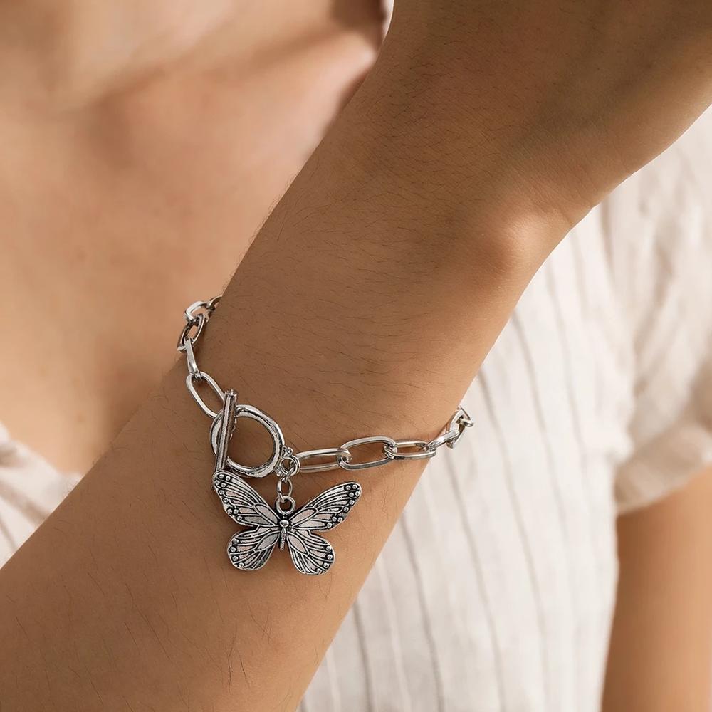 Pulsera de cadena con colgante de mariposa