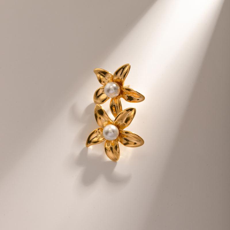 Pendientes de acero inoxidable con forma de flor en oro de 18 quilates con incrustaciones de perlas