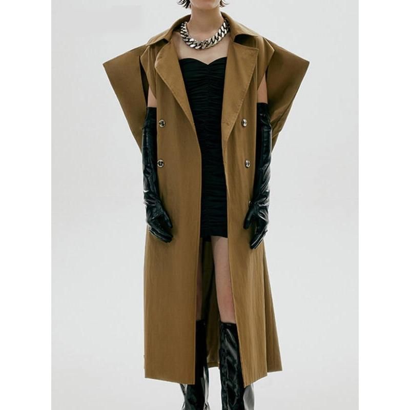 Schicker ärmelloser Trenchcoat für den Herbst mit Gürtel