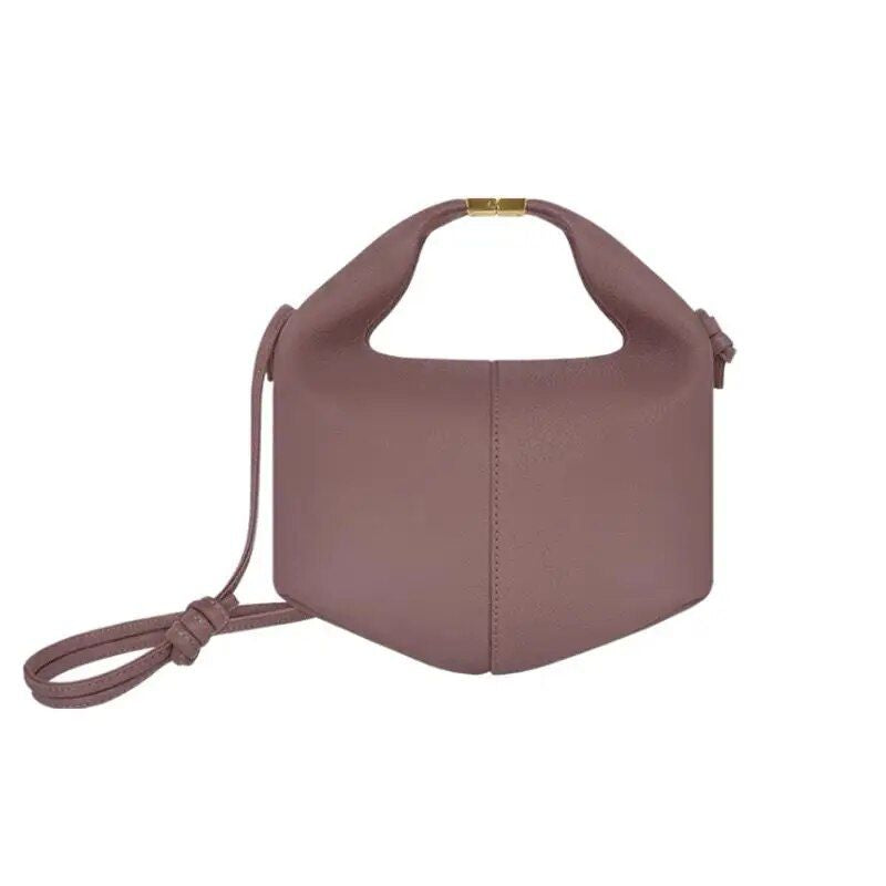 Bolso tote de cuero con forma de bola de masa