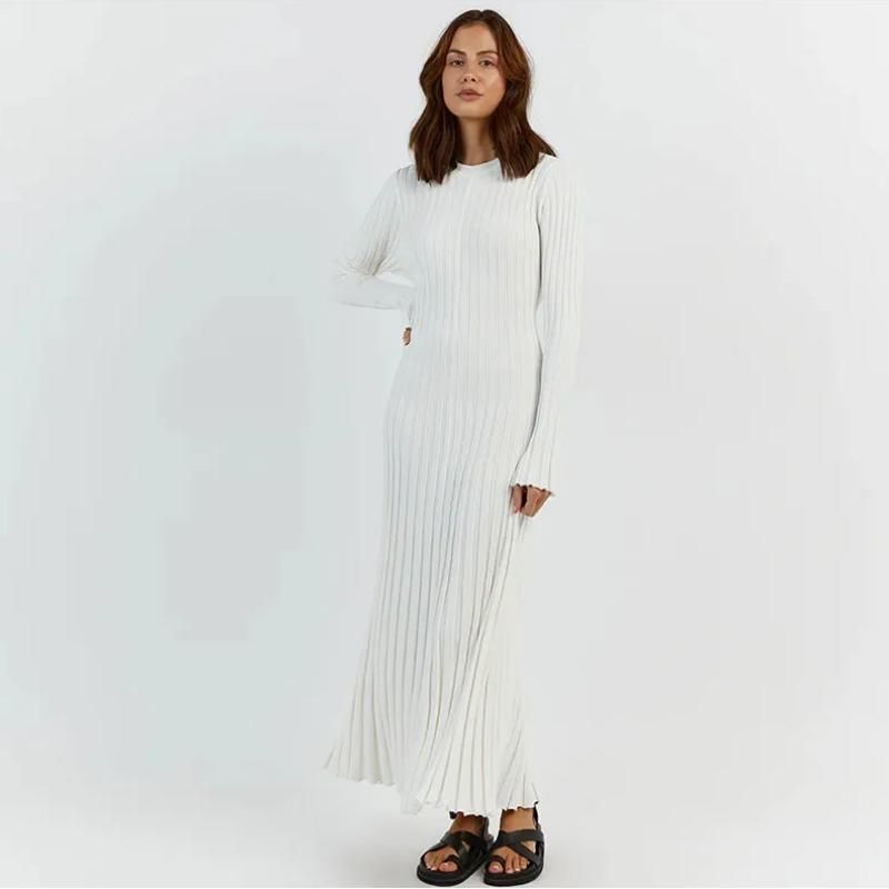 Elegant Pleated Knit Dress