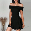 Vestido mini negro de hombros descubiertos y cintura alta para mujer