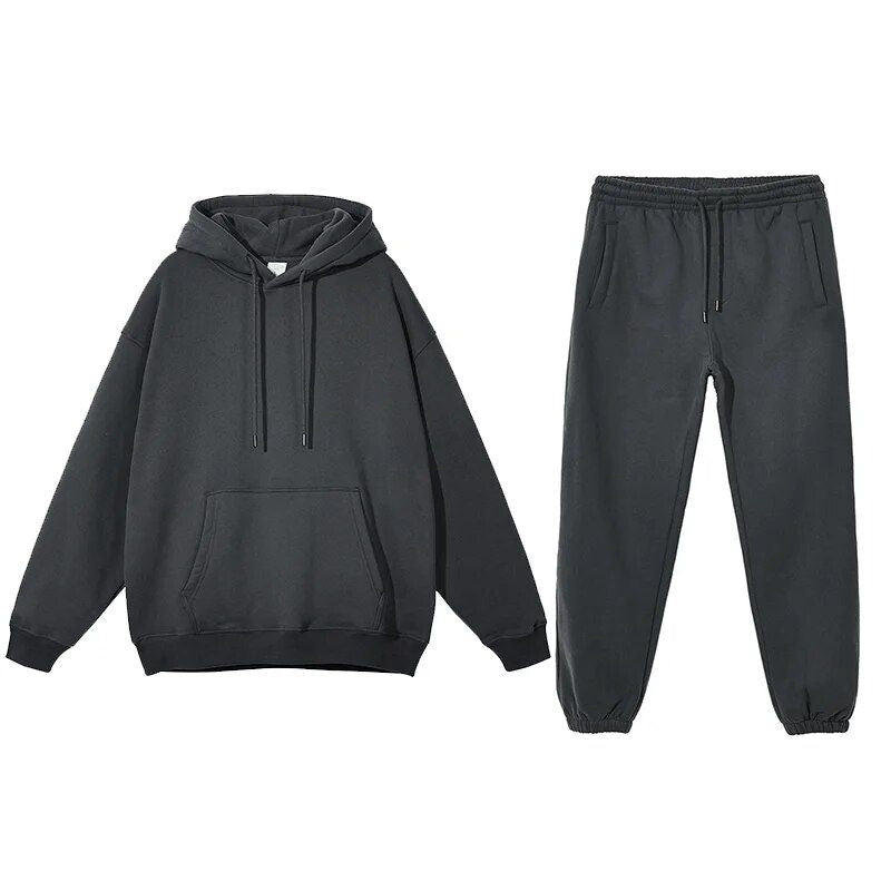 Gemütliches Set aus Fleece-Kapuzenpullover und Jogginghose