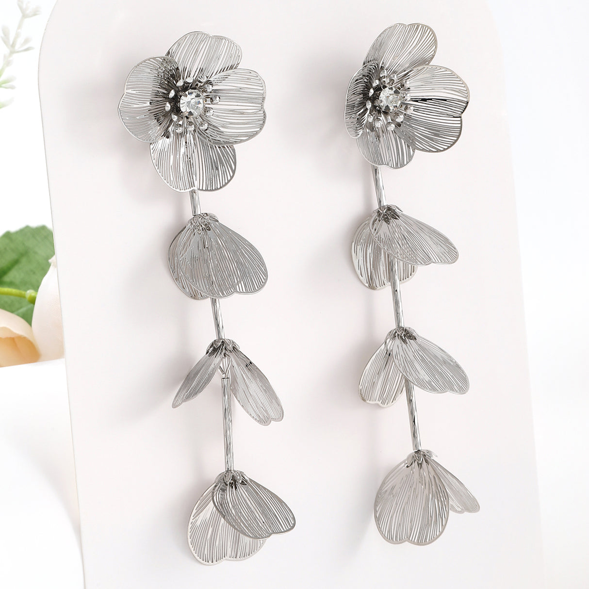 Trendy Rhinestone Flower Tassel Earrings