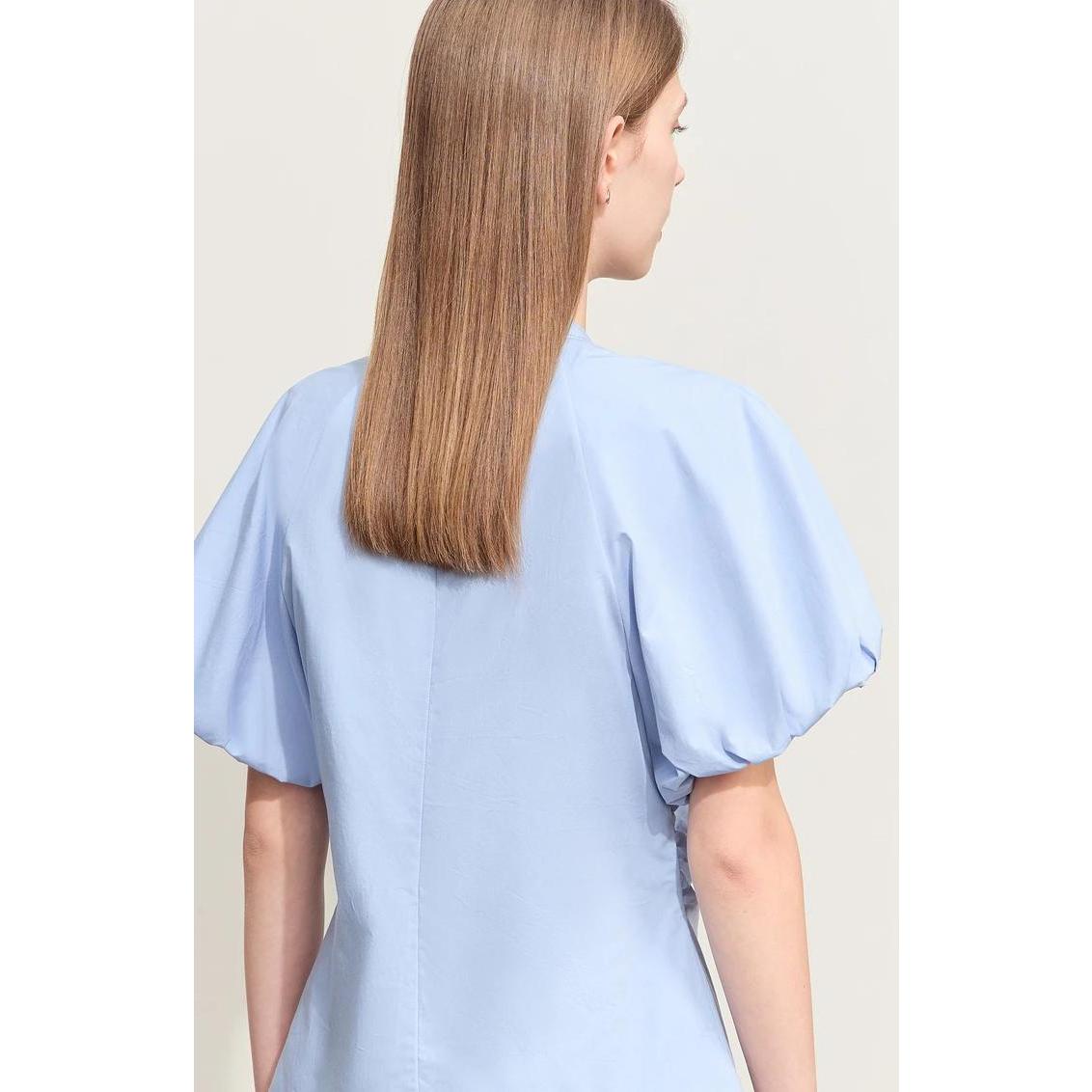 Sommerliche Eleganz – Bluse mit Laternenärmeln