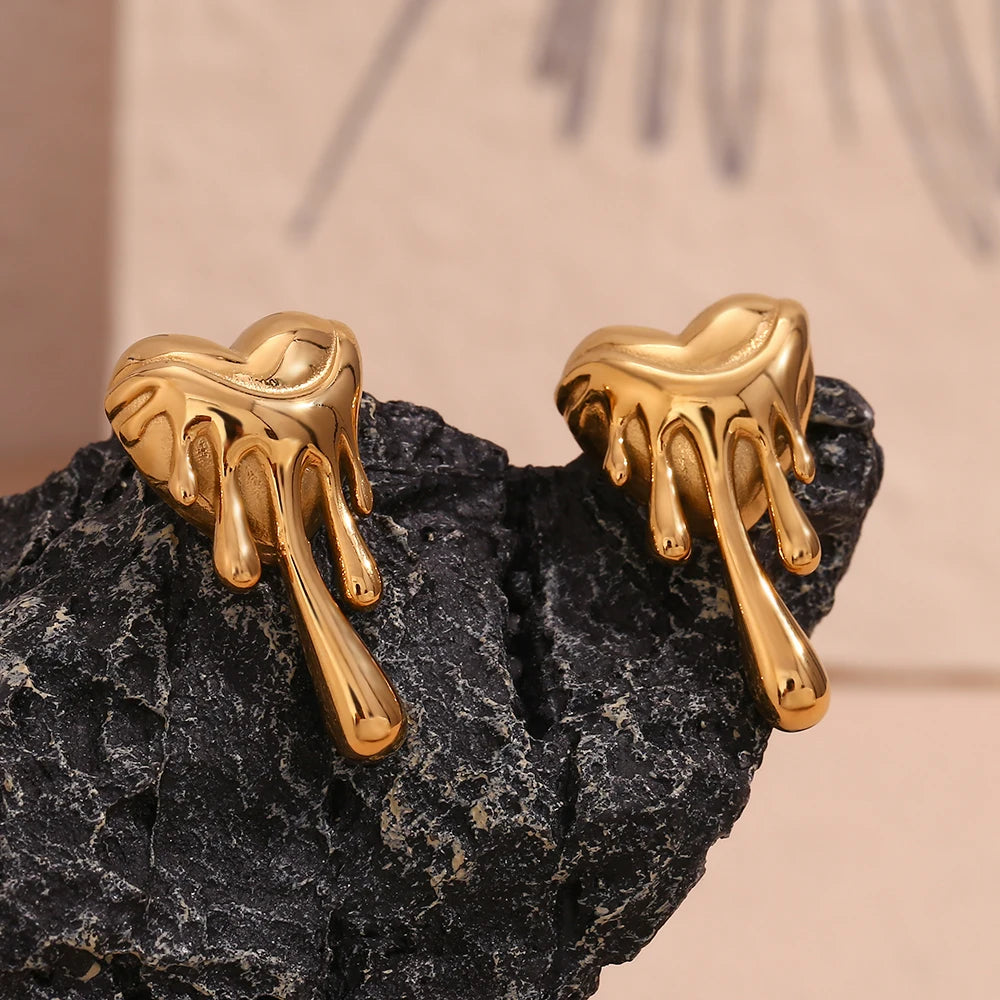 Pendientes de acero inoxidable hipoalergénicos chapados en oro con forma de corazón para mujer