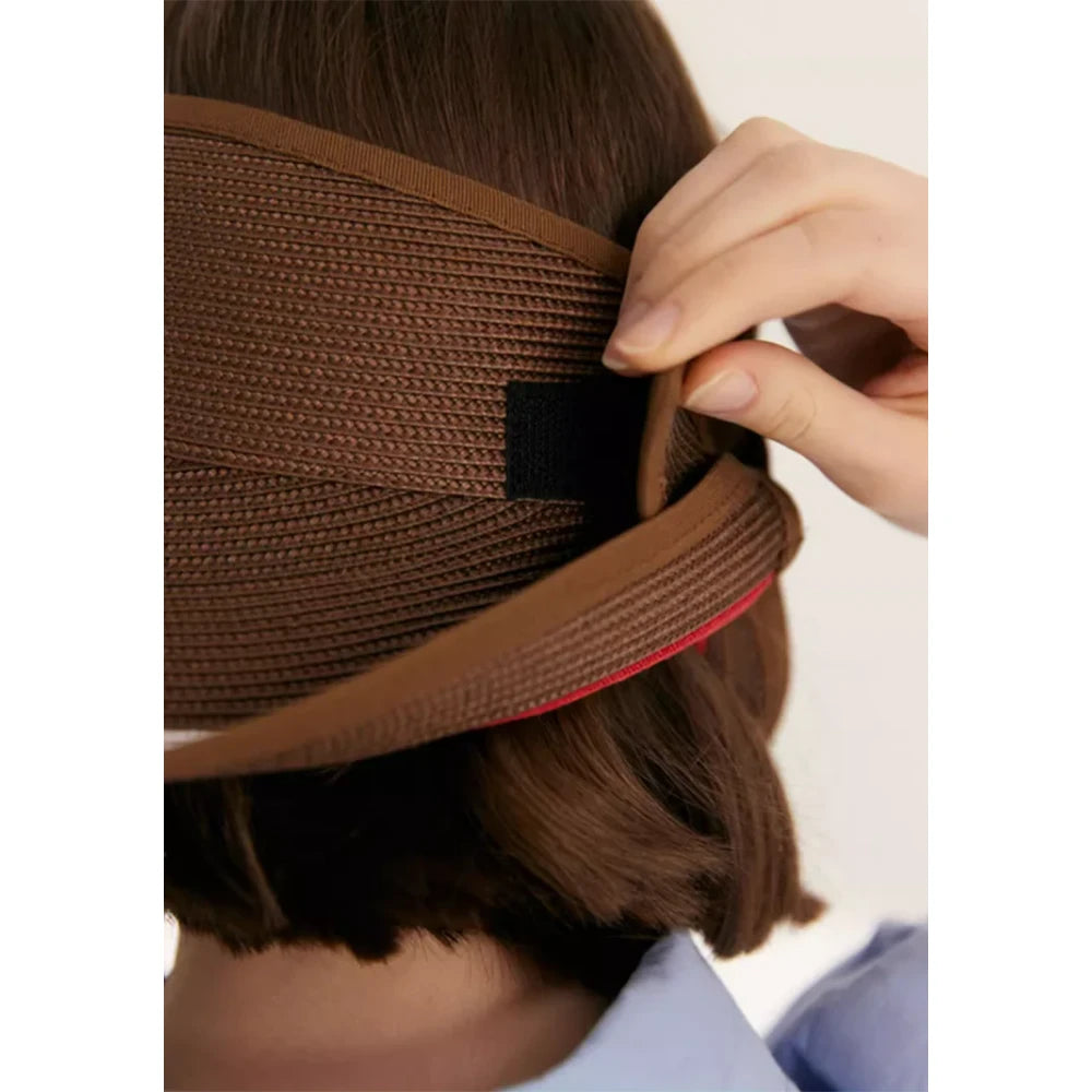 Gorra con visera de rafia de verano