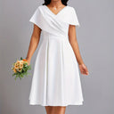 Vestido blanco asimétrico con cintura elástica para mujer