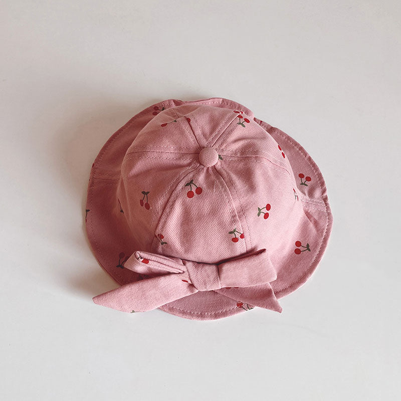 Gorro infantil con bonitos lazos