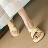 Sommer Eleganz 2023: Handgefertigte Ledersandalen mit Blockabsatz und Plateau