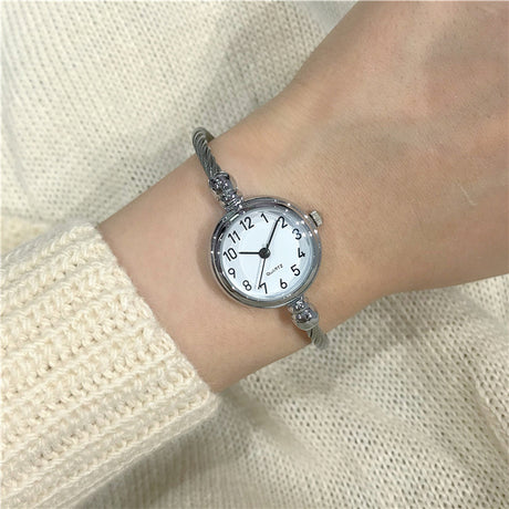 Women's Simple Fashion Bracelet Waterproof Watch - Dazpy