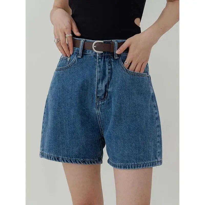 Lässige Jeansshorts mit hoher Taille