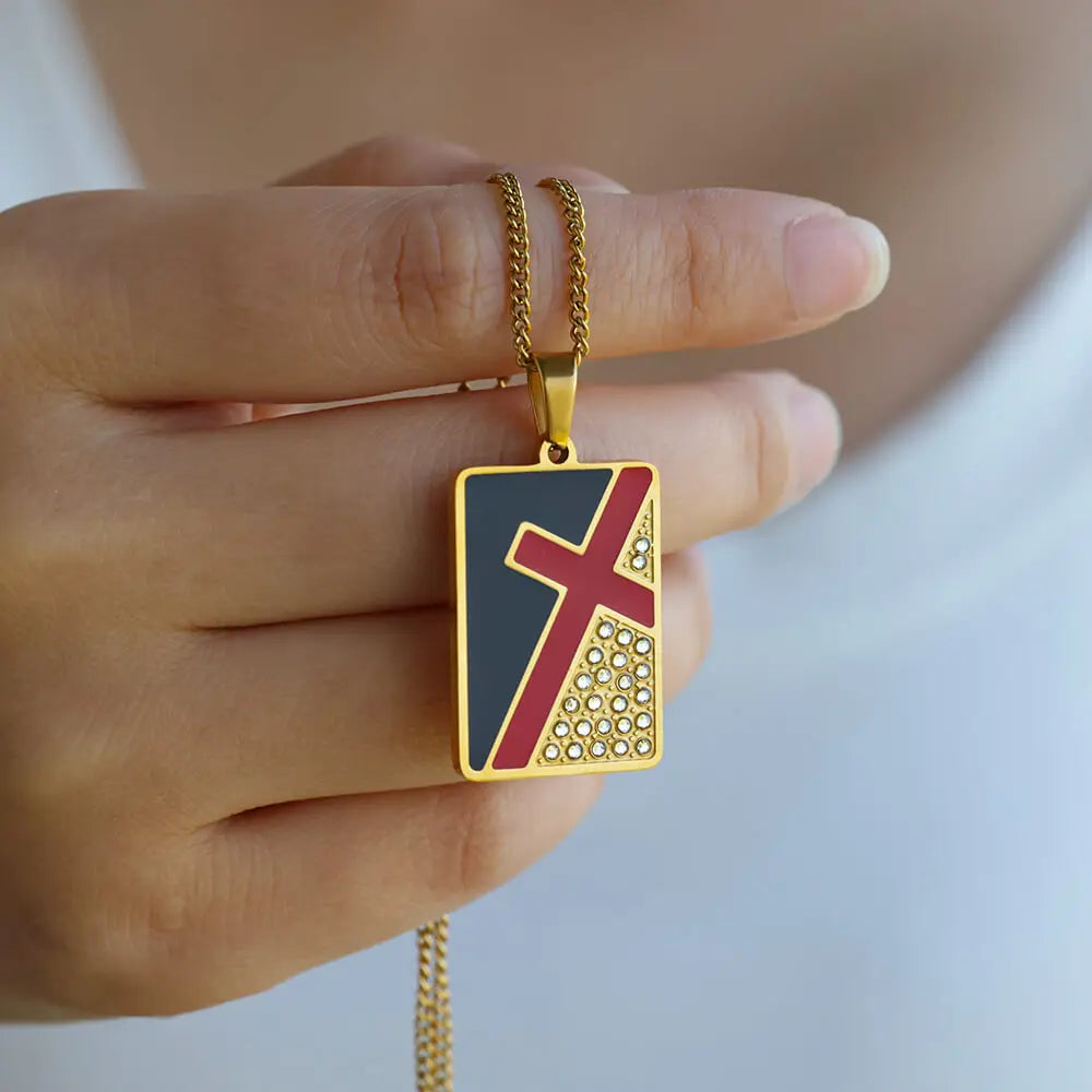 Halskette mit Kreuzanhänger aus Edelstahl mit Zirkonia – Religiöser Trendschmuck