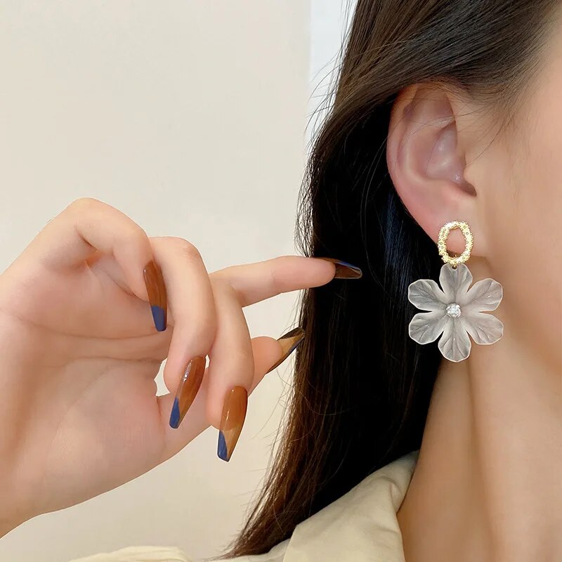 Charming Translucent Flower Drop Earrings with Rhinestone