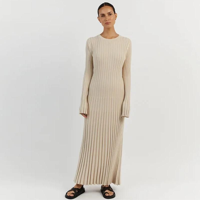 Elegant Pleated Knit Dress