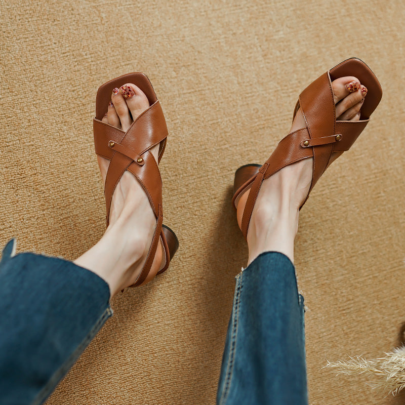 Sandalias de tacón alto de cuero elegantes para mujer