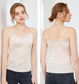 Luxuriöses Seiden-Camisole mit Spitzenbesatz – V-Ausschnitt, dünnes Strickdesign