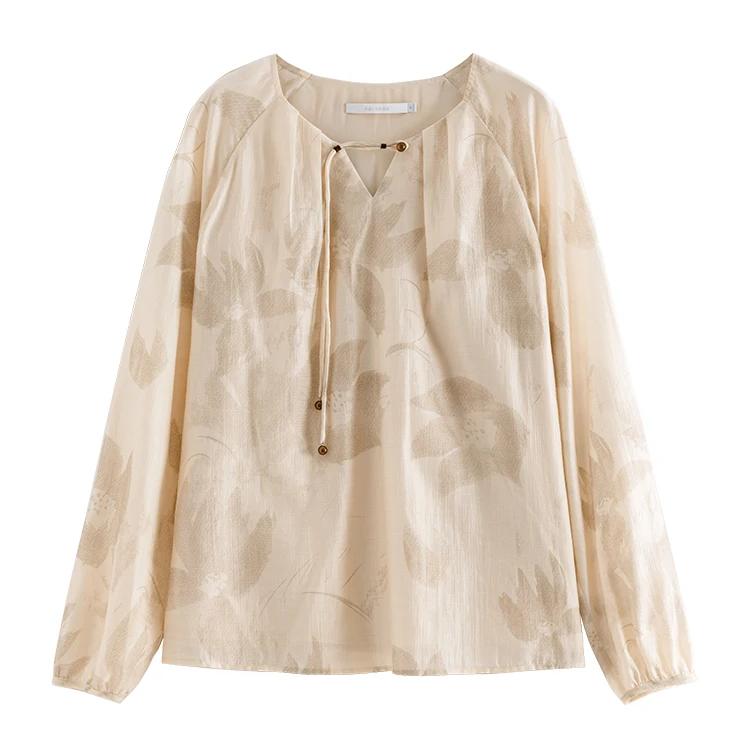 Schicke beige Bluse mit Blumenmuster im chinesischen Stil