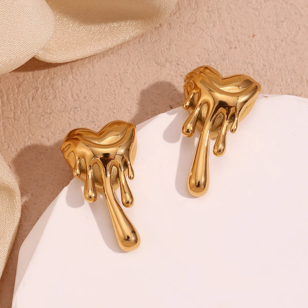 Pendientes de acero inoxidable hipoalergénicos chapados en oro con forma de corazón para mujer