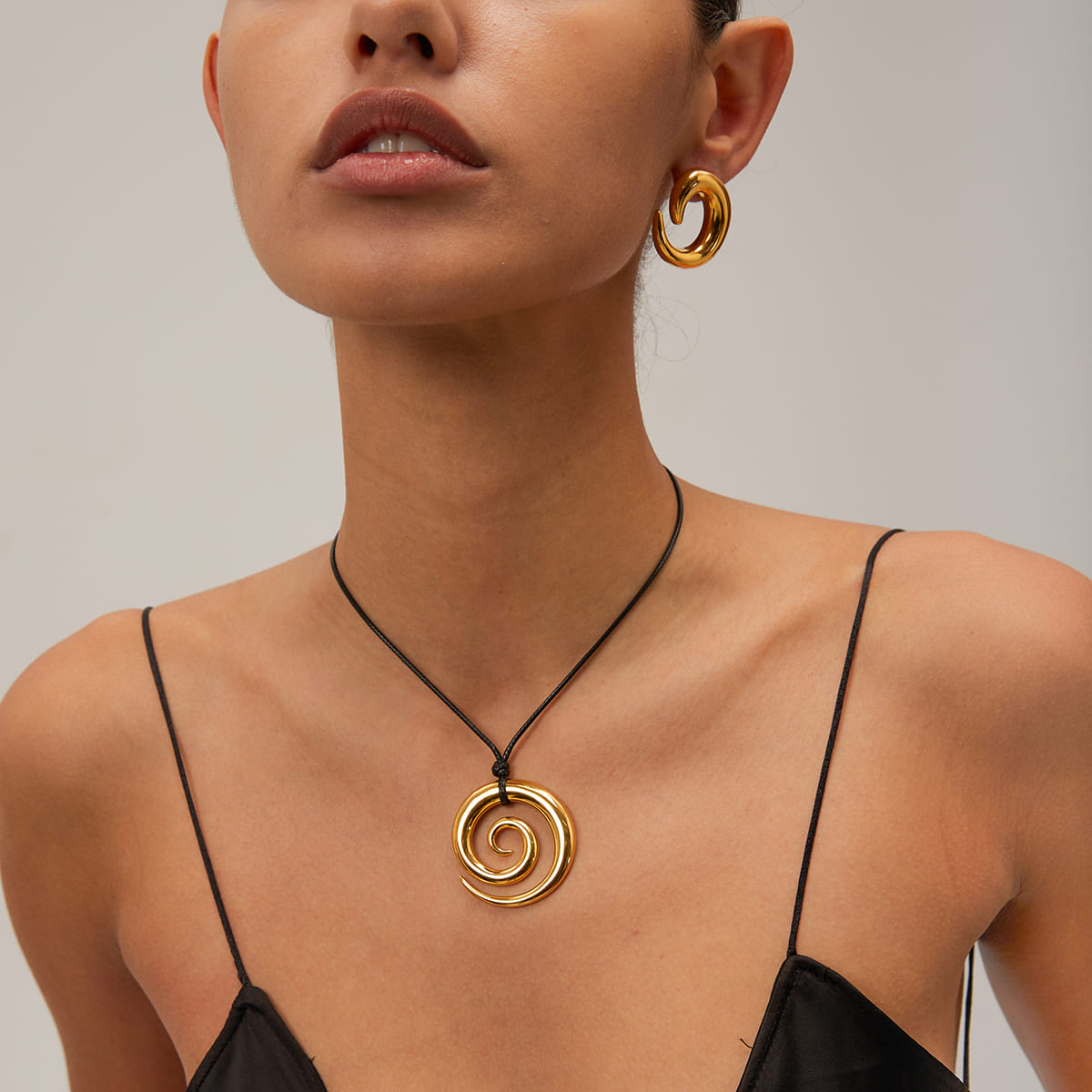 Gold Black Rope Spiral Circle Pendant Necklace