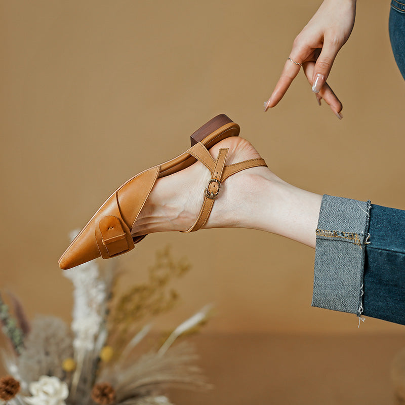 Sandalias elegantes de cuero con tacón bajo para mujer