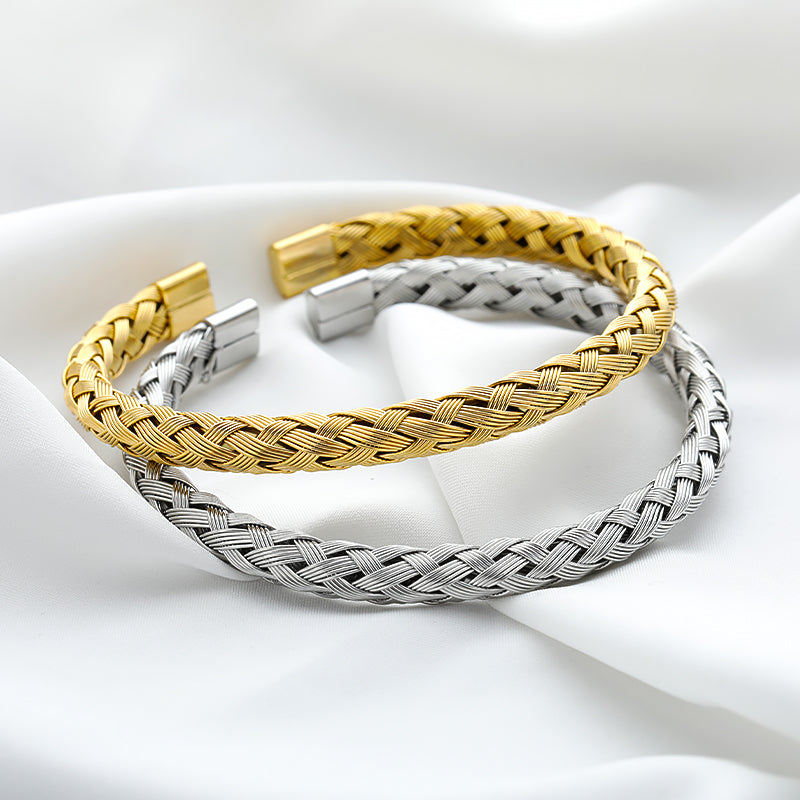 Gewebtes Charm-Armband aus Edelstahl und Gold