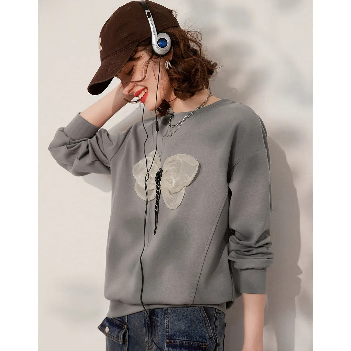 Frühlings-Langarm-Sweatshirt mit 3D-Libellen-Dekoration