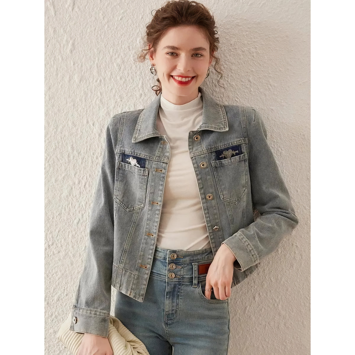 Frühlings-Retro-Jeansjacke mit verwaschenem Umlegekragen