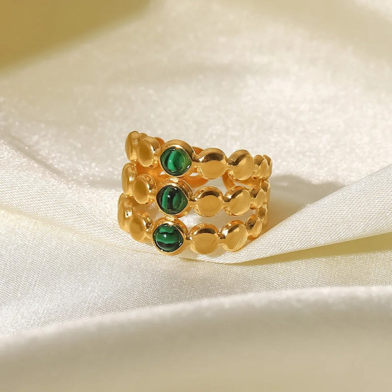 Anillo ajustable de triple capa de malaquita verde bañado en oro de 18 quilates