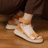 Sandalias de plataforma de cuero elegantes