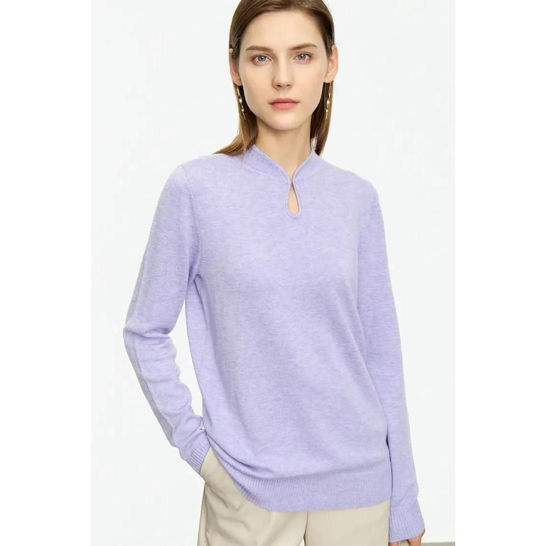 Minimalistischer Langarmpullover mit U-Kragen