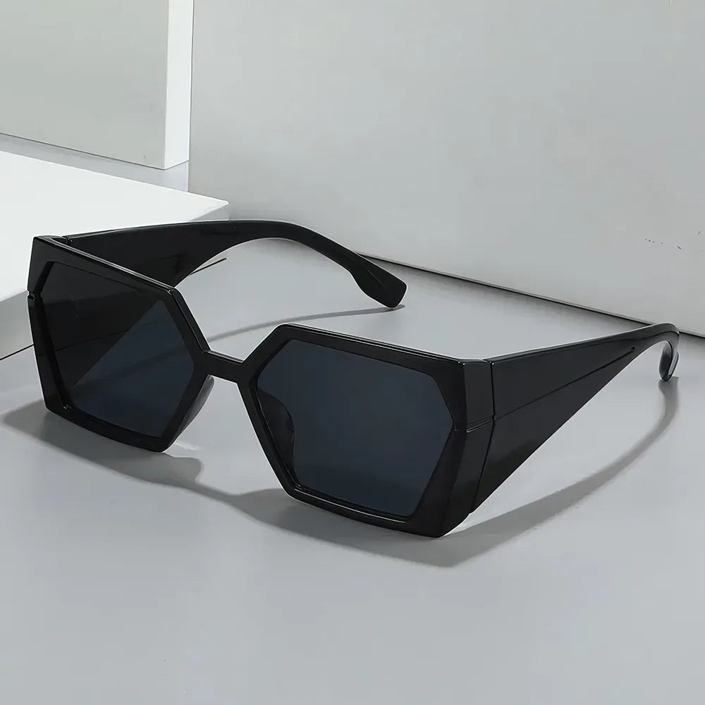 Modische Sonnenbrille mit quadratischem Design