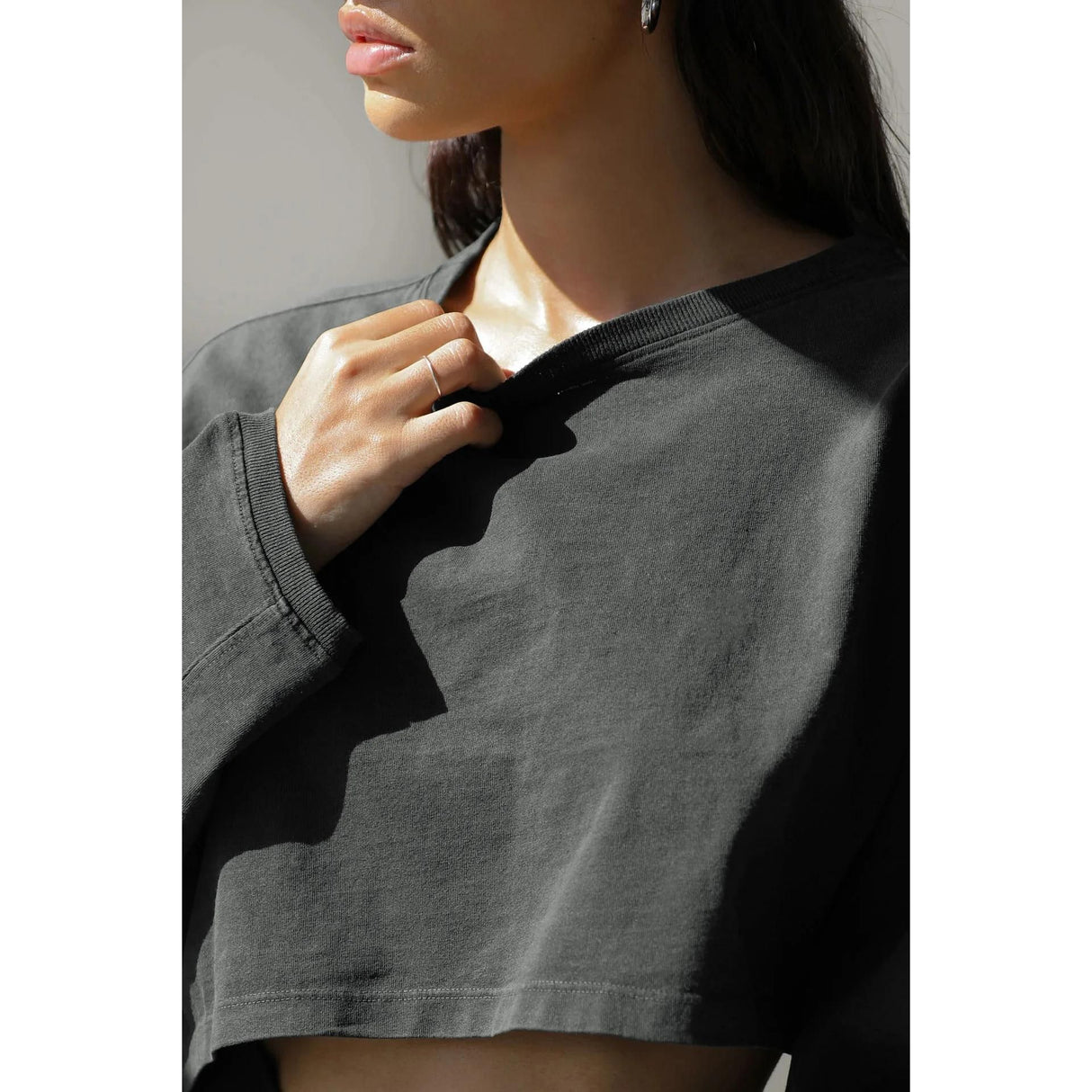 Oversized Streetwear-Inspired Crop Sweatshirt